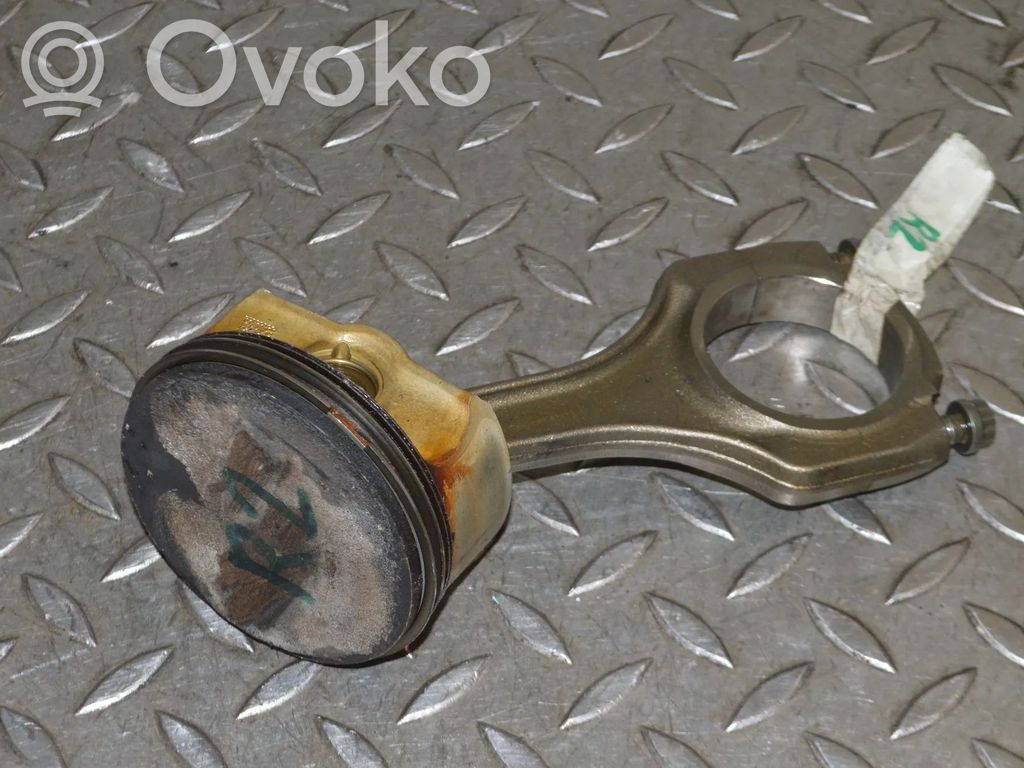 BMW M3 e92 Piston 