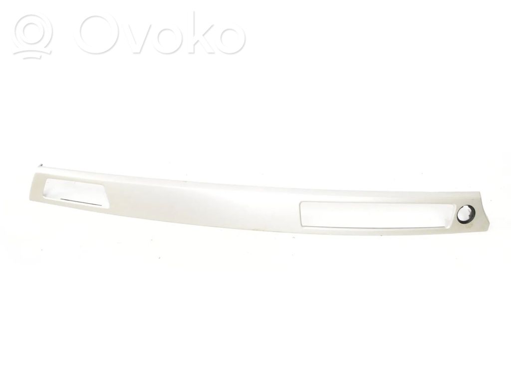Dashboard glove box trim   6982458