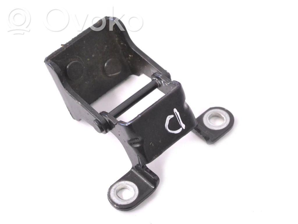 Volvo XC40 Tailgate/trunk/boot hinge 
