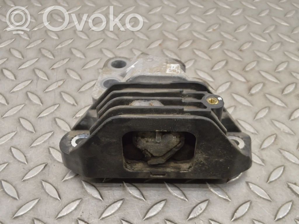 Jeep Renegade Engine mount bracket 