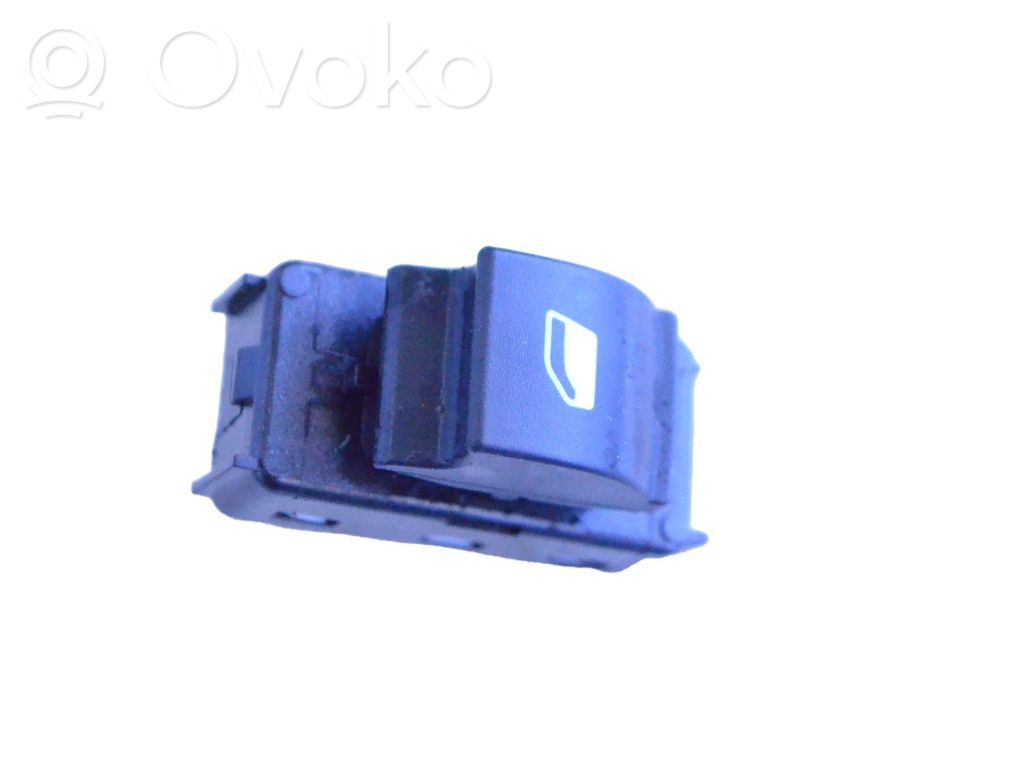 Opel Mokka B Electric window control switch 