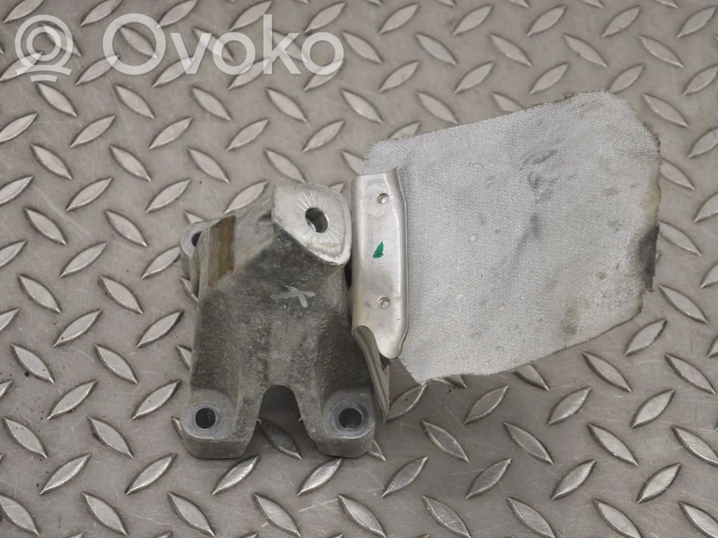Audi Q5 SQ5 8R Engine mounting bracket 