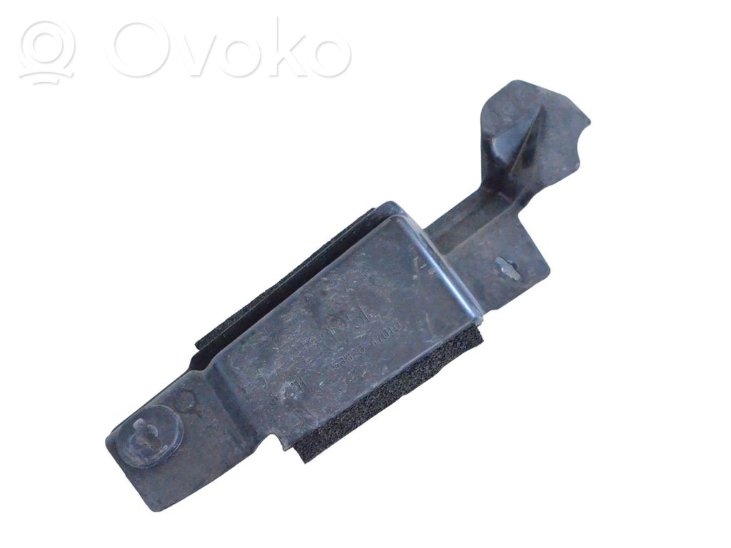 Toyota Prius (XW30) Lokasuojan lista (muoto) 