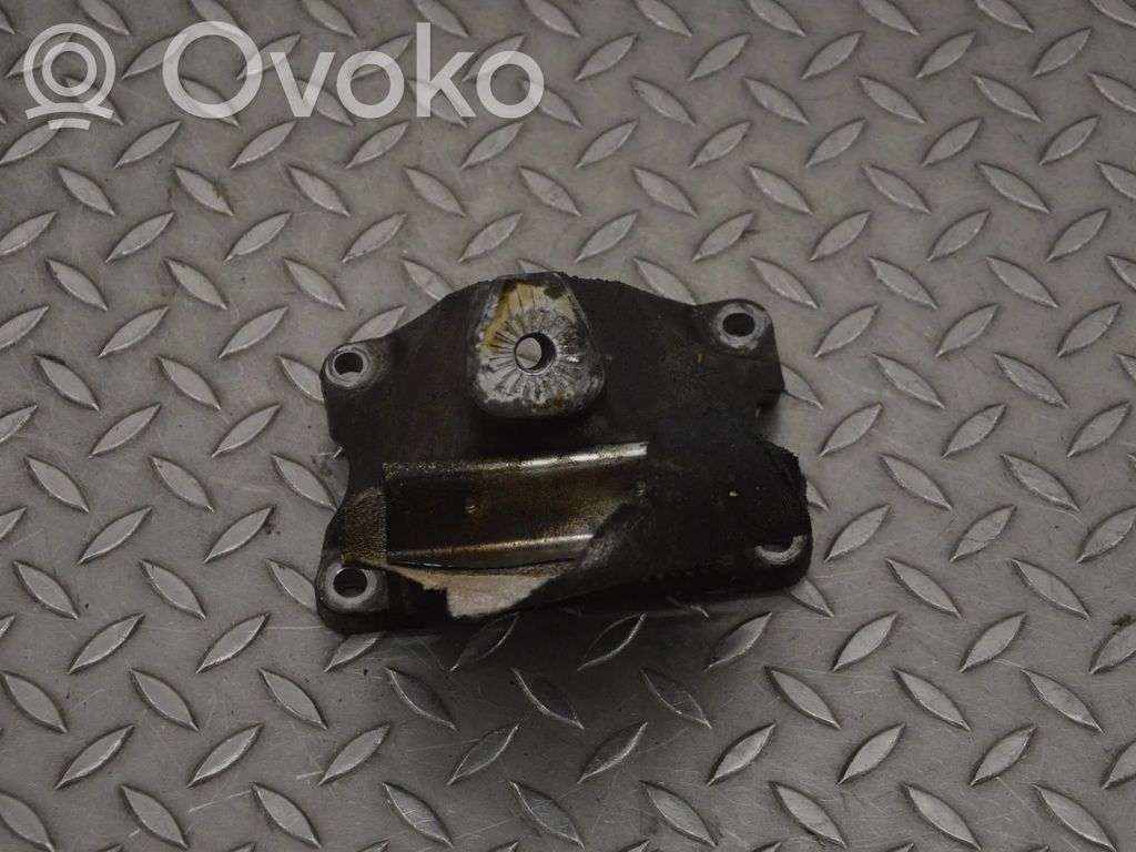 Audi A4 S4 B8 8K Engine mounting bracket 