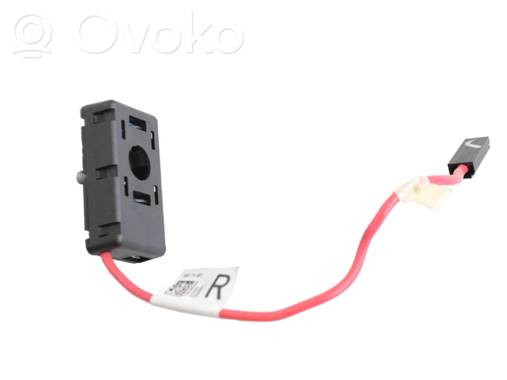 Tesla Model Y Antenos stiprintuvas 