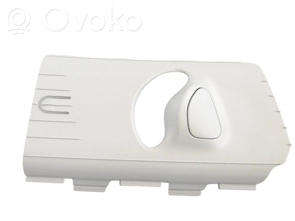Osłona górna słupka / B   1552437,1086262