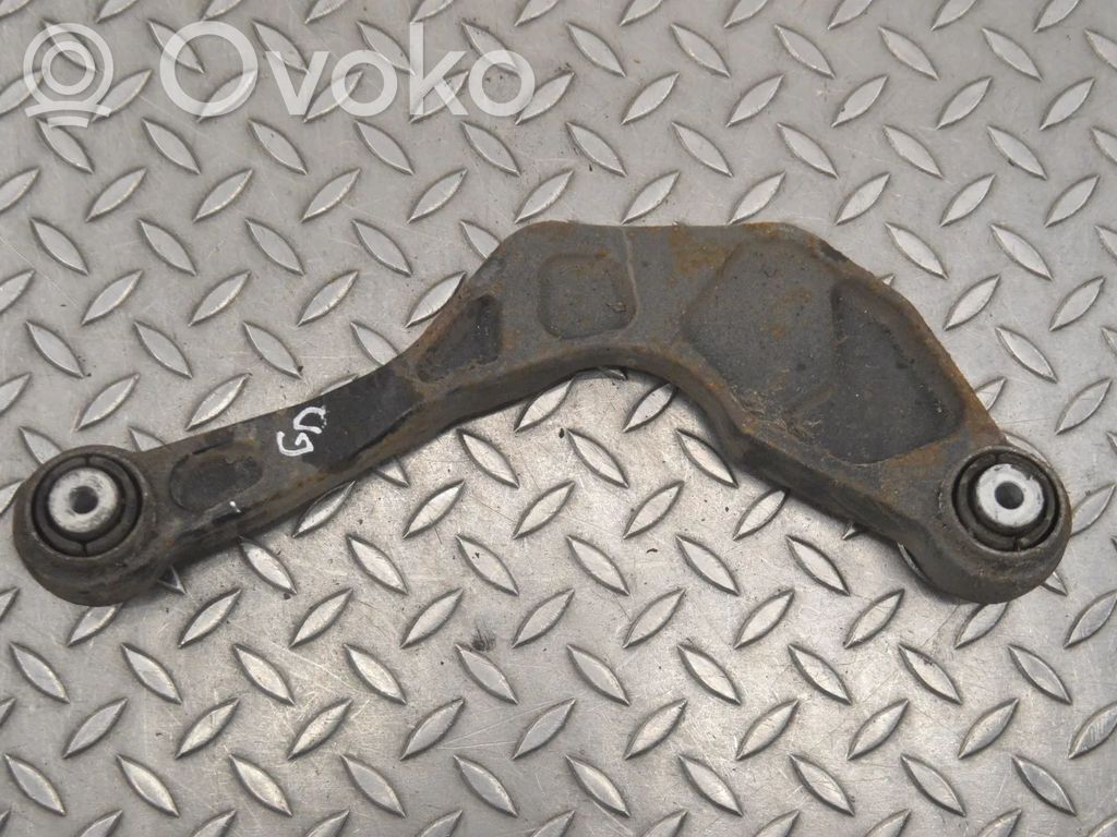 Volvo S90, V90 Plaukti un sviras 