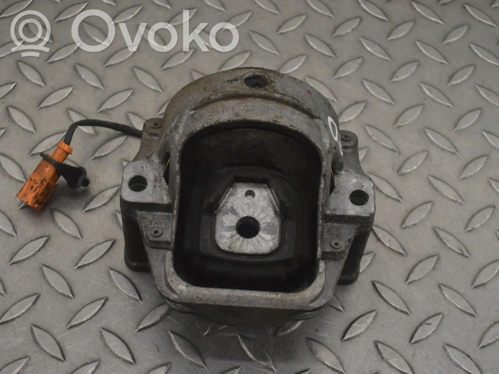 Engine mount bracket   8K0199381AH
