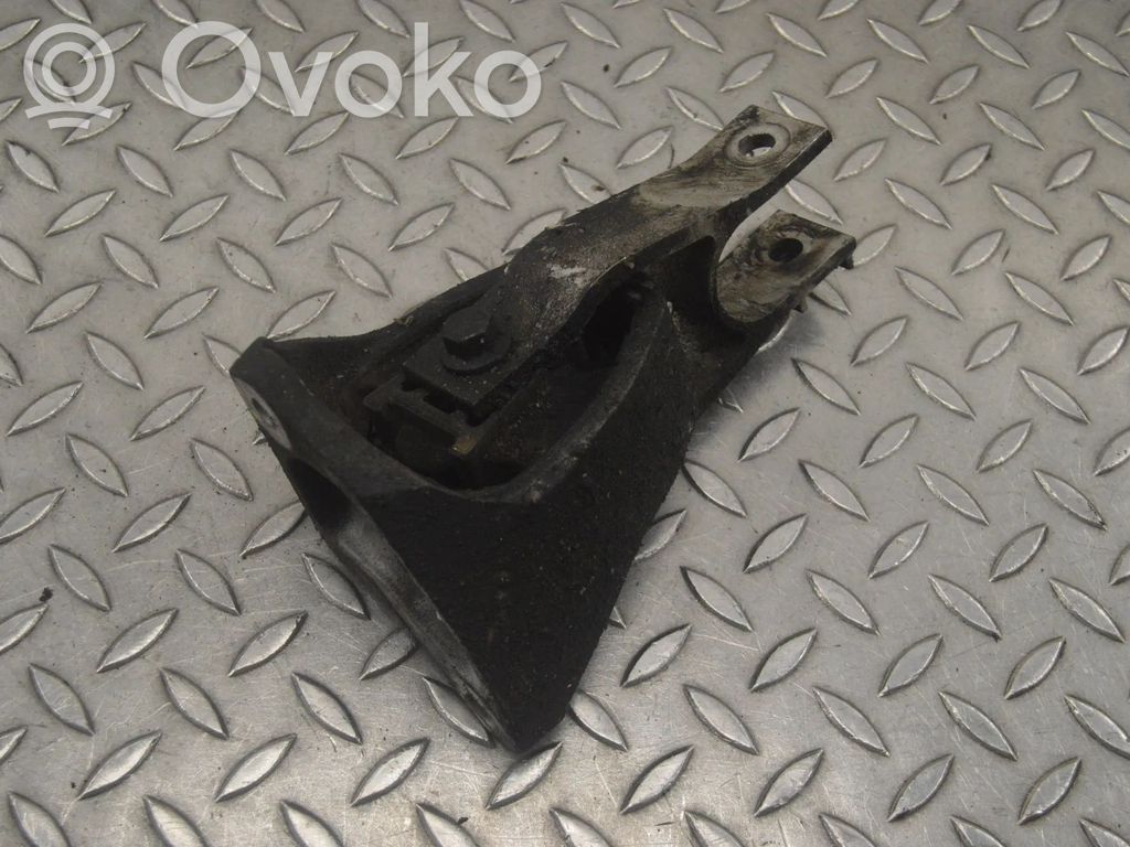 Engine mounting bracket   31330592,31401144,31339953