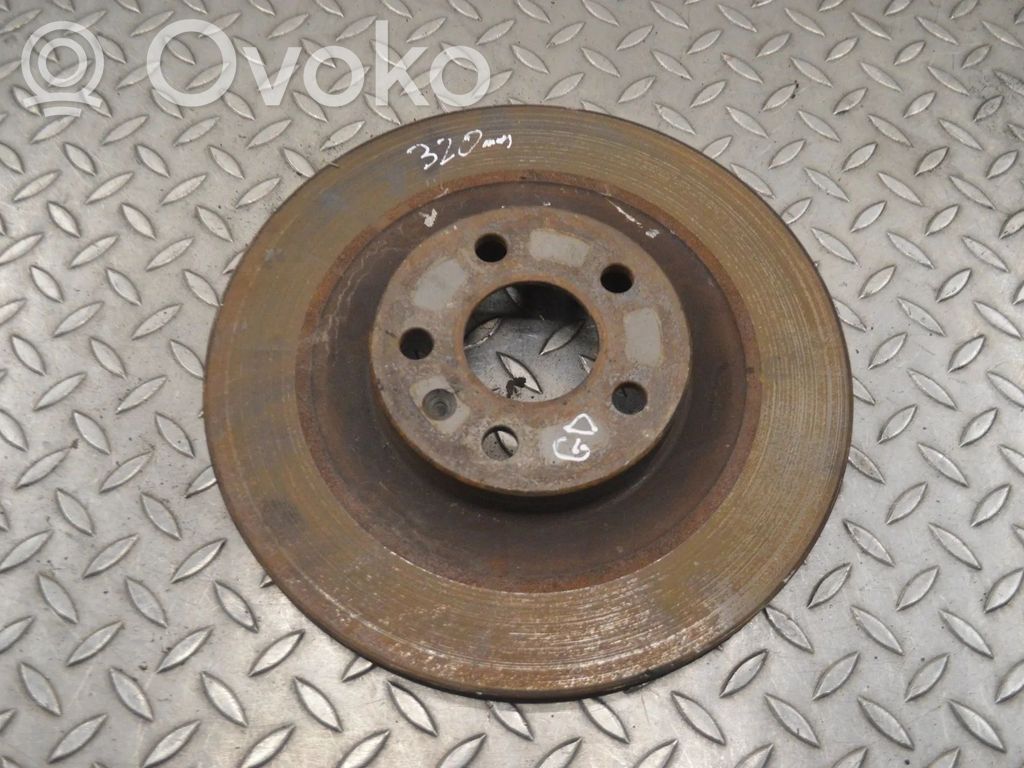 Volvo S90, V90 Takajarrulevy 