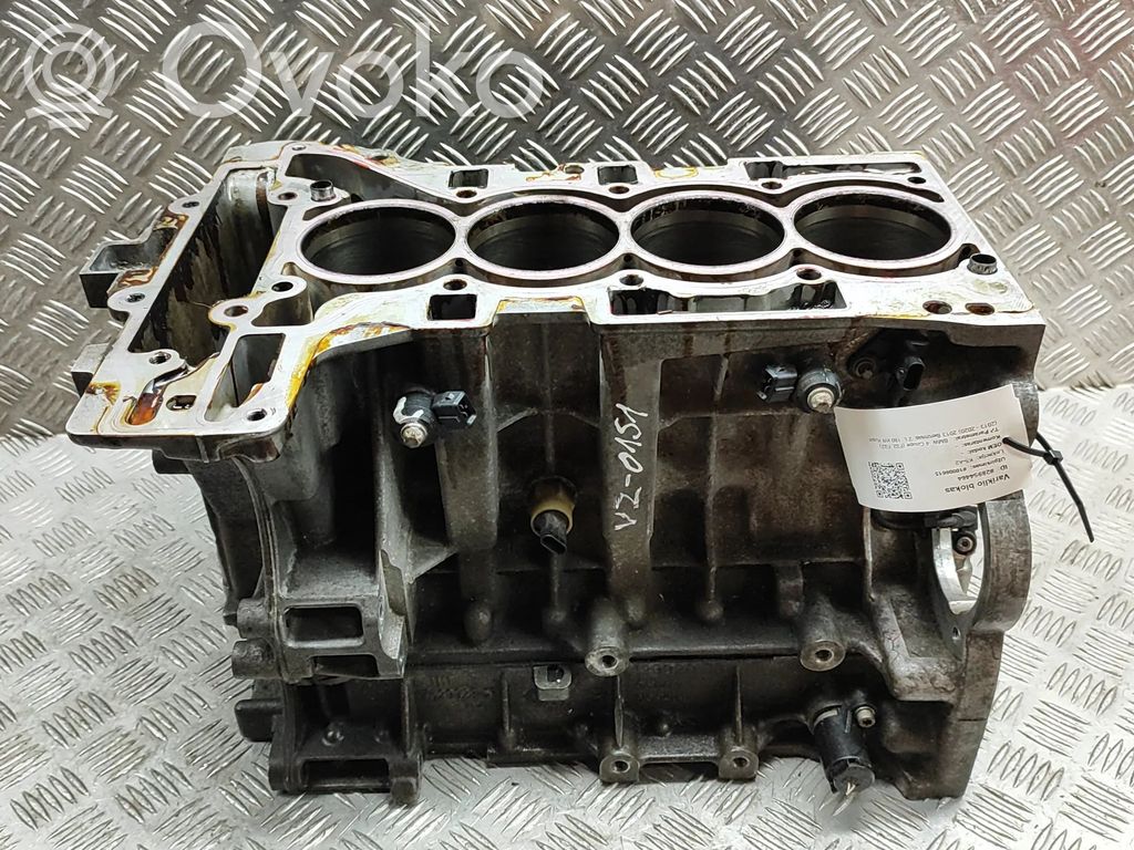 BMW 4 F32 F33 Blokas 