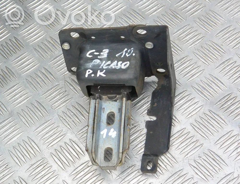 Engine mount bracket   9680293680