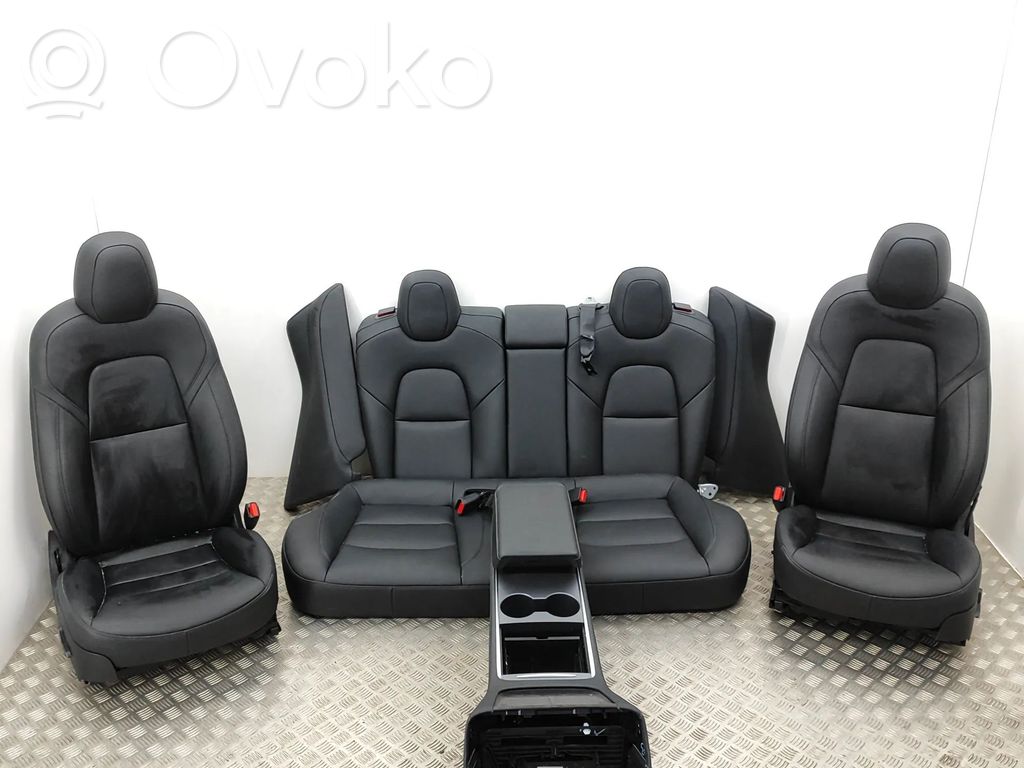 Tesla Model 3 Salono komplektas 