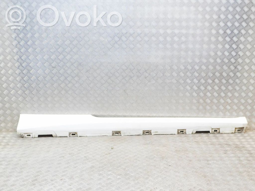 Sill   8W6853860,8W7853860