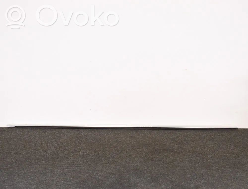 Opel Insignia A Moulure de vitre de la porte avant 