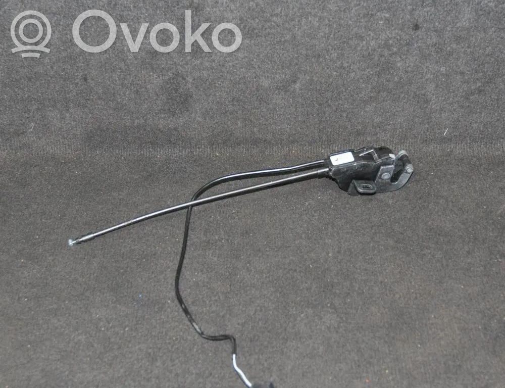 BMW i3 Takaoven lukko 