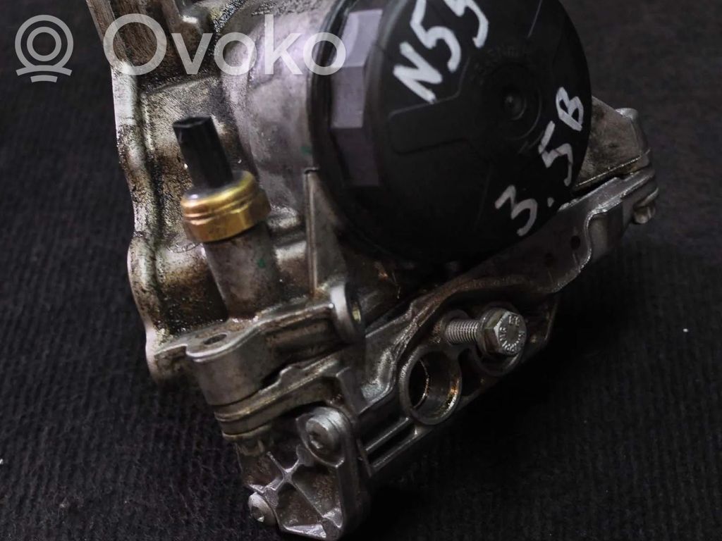 BMW X3 F25 Oil filter cover 