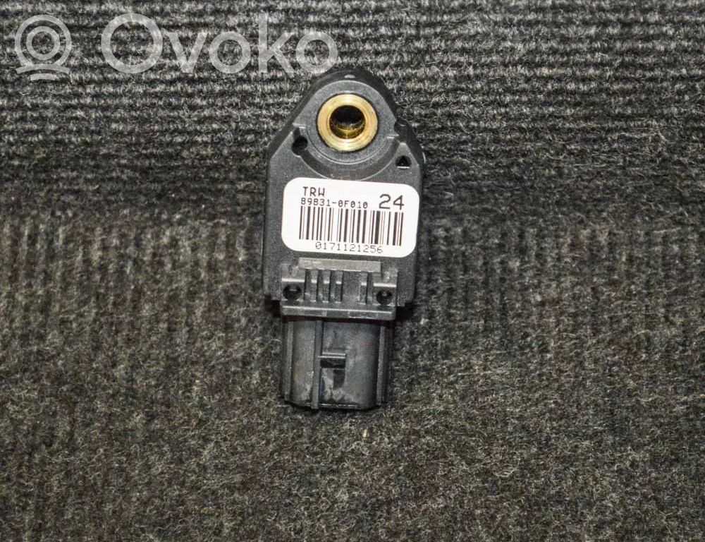 Toyota Verso-S Airbagsensor Crashsensor Drucksensor 