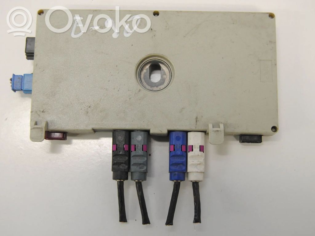 BMW 3 E90 E91 Antenos stiprintuvas 