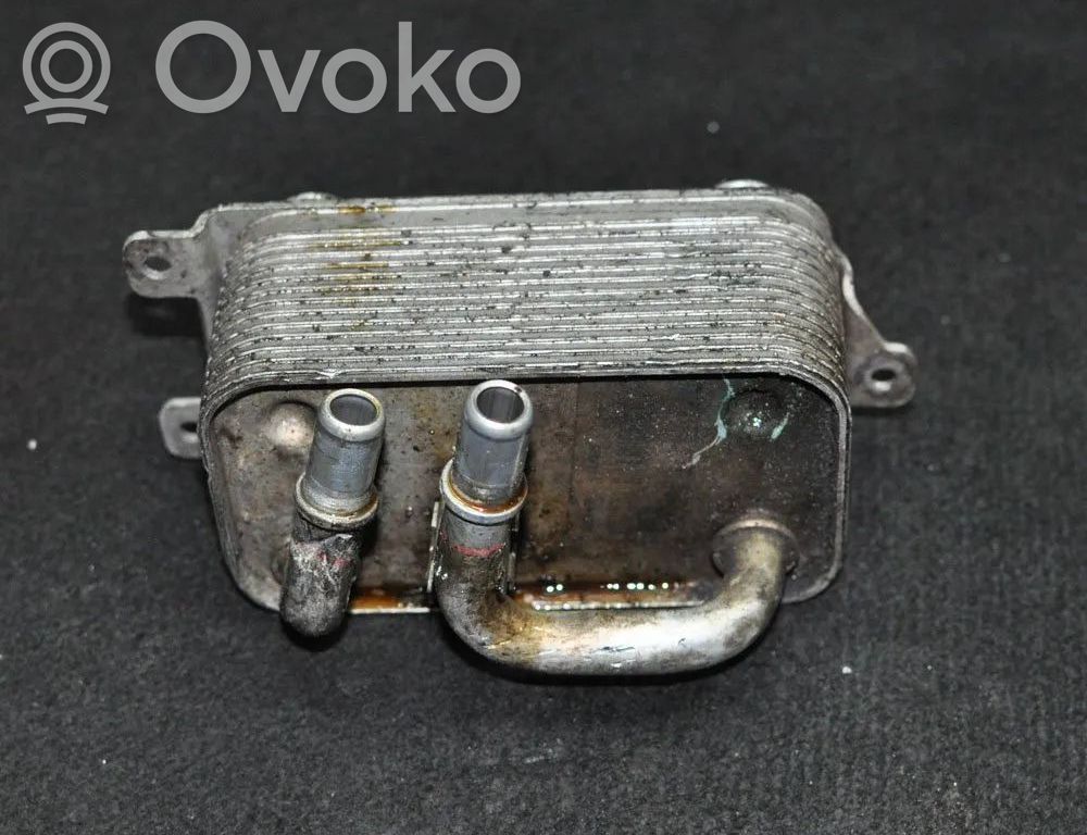 BMW 7 E65 E66 Dzinēja eļļas radiators 