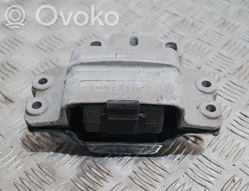 Volkswagen PASSAT B6 Engine mount bracket 