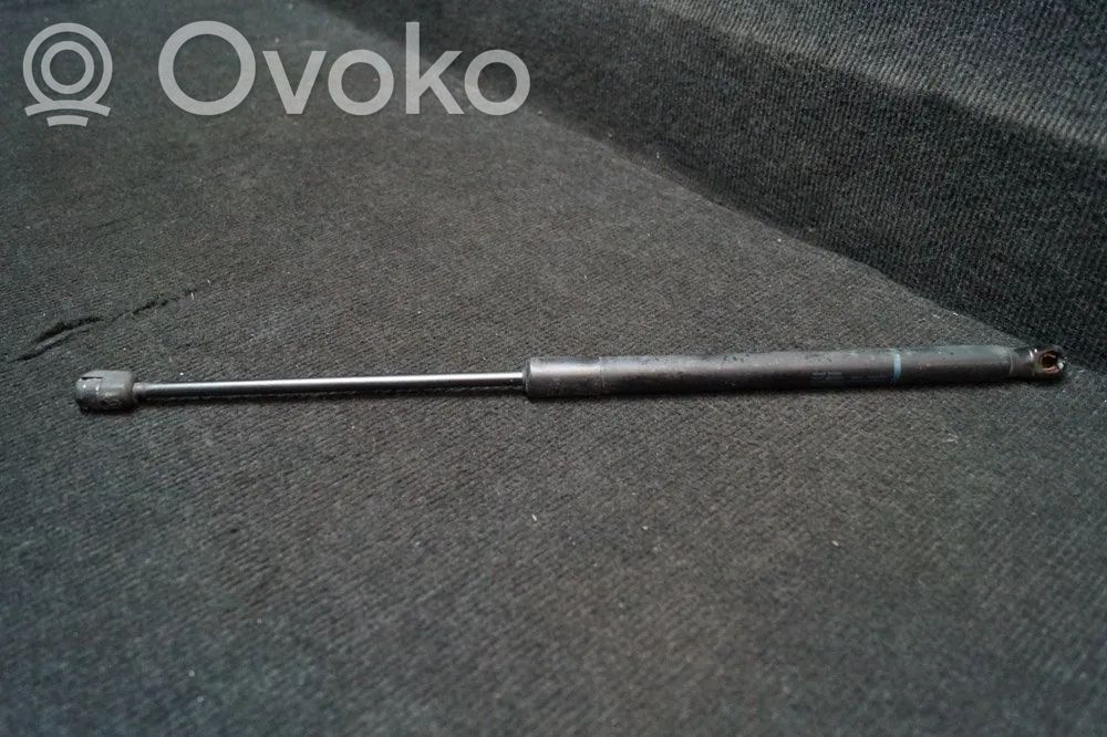 Audi A4 S4 B7 8E 8H Amortyzator klapy tylnej bagażnika 