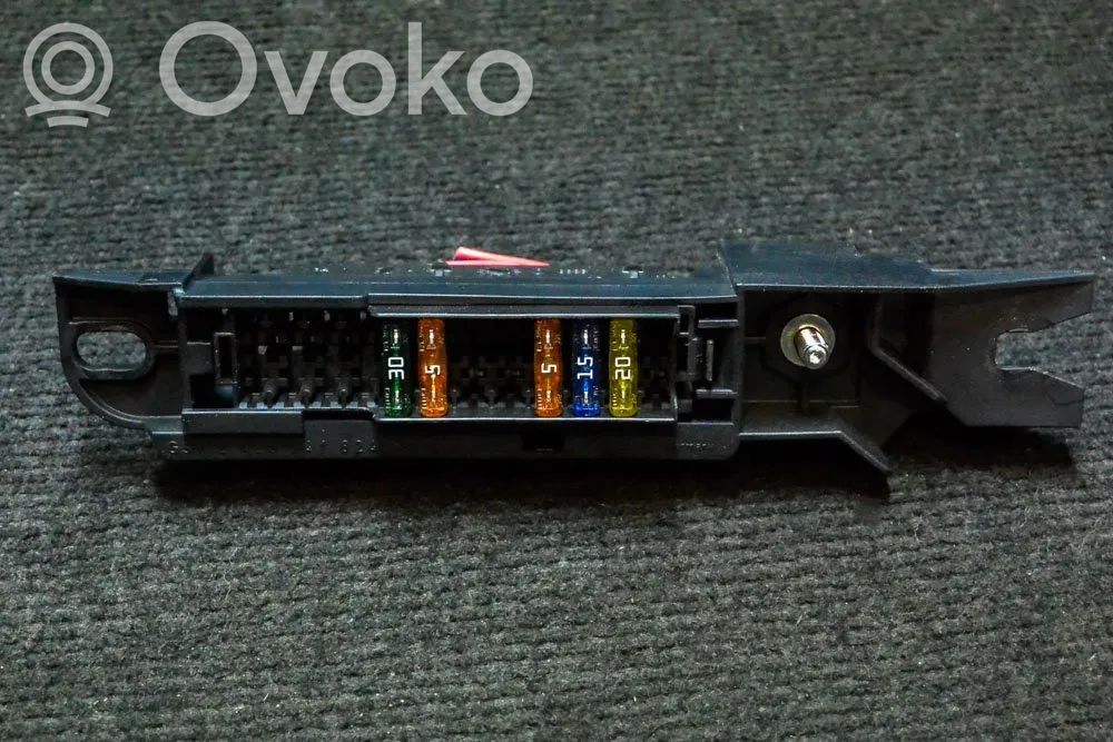 Audi A8 S8 D3 4E Saugiklių dėžė (komplektas) 