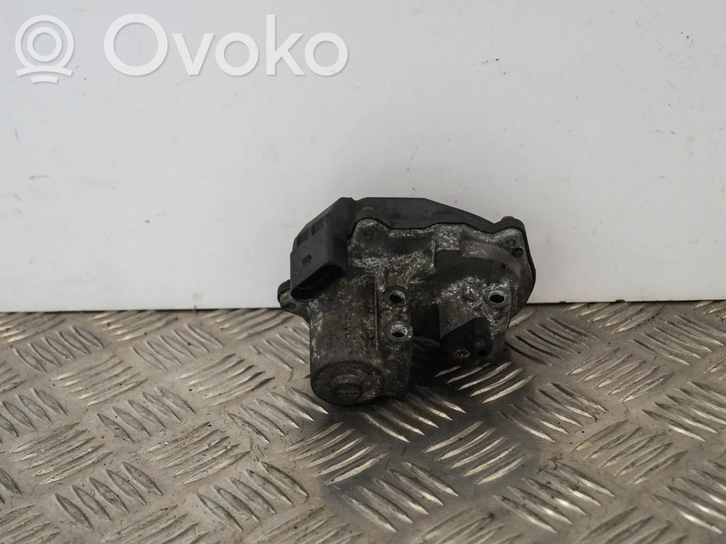 Audi TT TTS Mk2 Zawór kolektora ssącego 