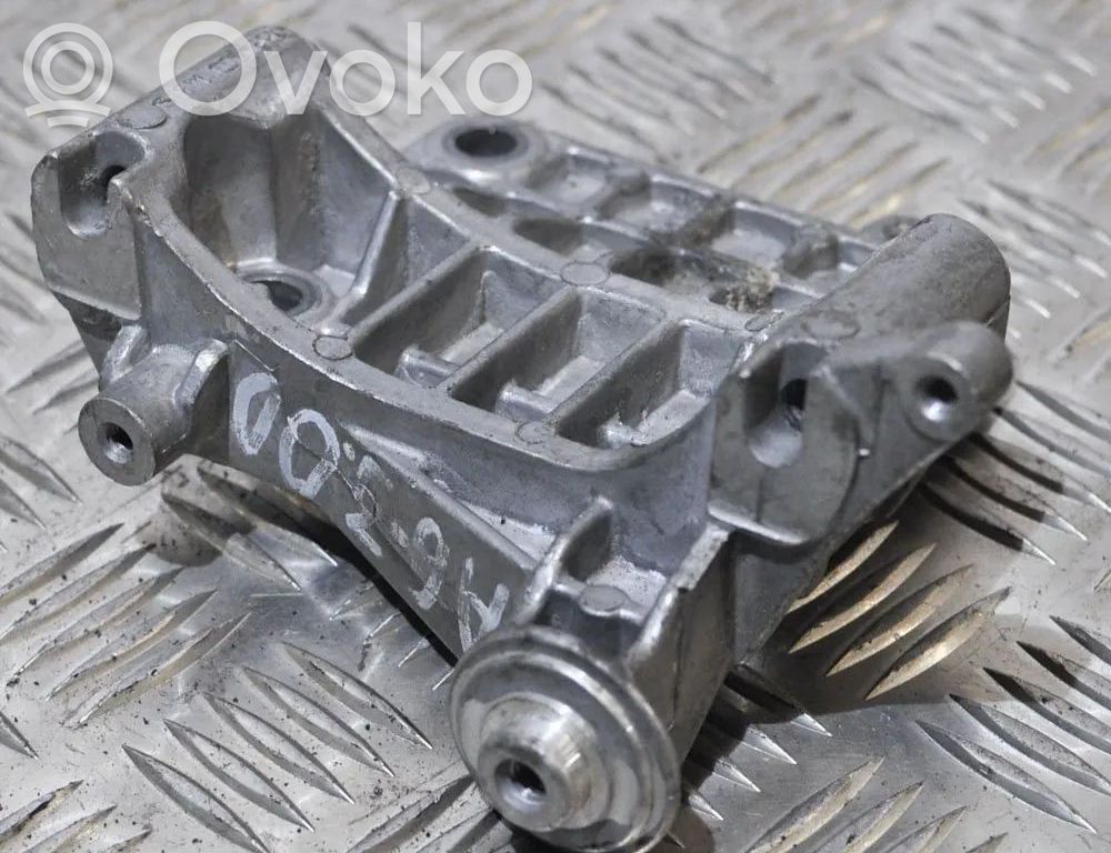 Audi A6 S6 C6 4F Altra parte del vano motore 