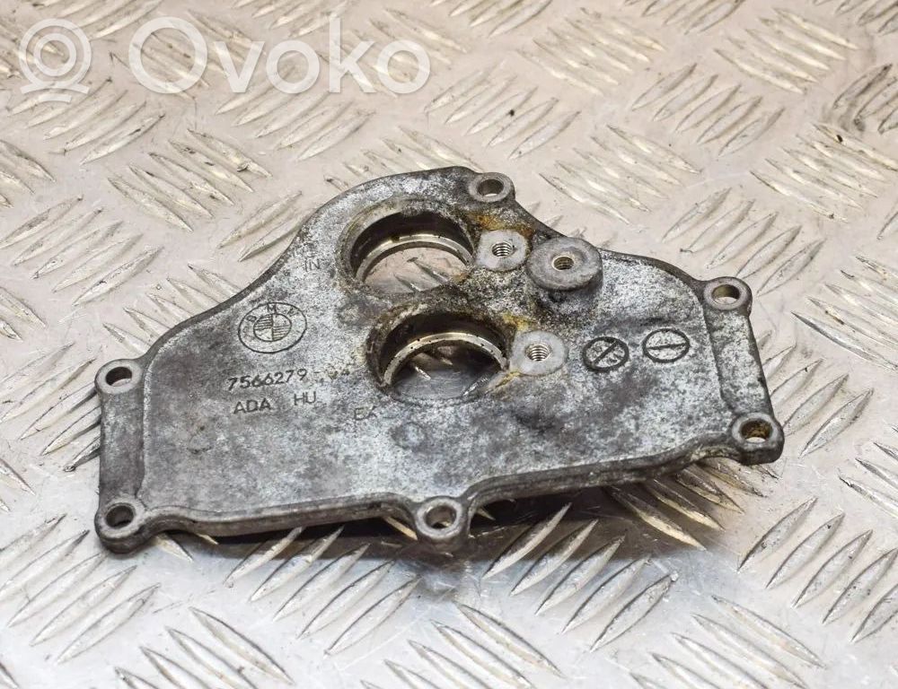 BMW 5 F10 F11 Alte piese compartiment motor 