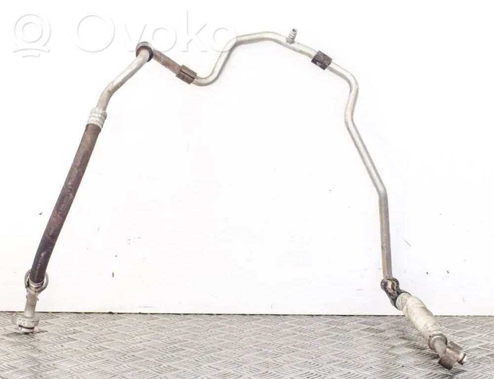 Volkswagen PASSAT B6 Ilmastointilaitteen putki (A/C) 