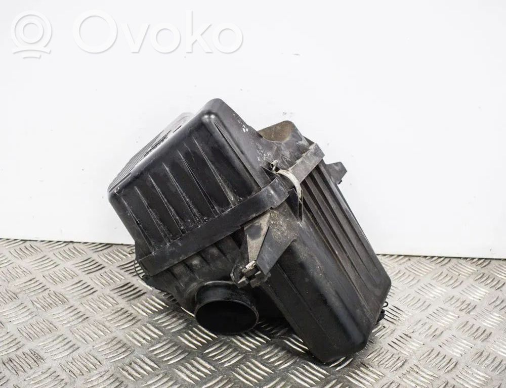 Suzuki Grand Vitara II Obudowa filtra powietrza 