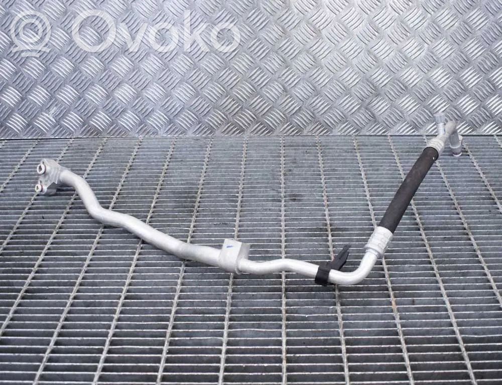 BMW 2 F45 Ilmastointilaitteen putki (A/C) 