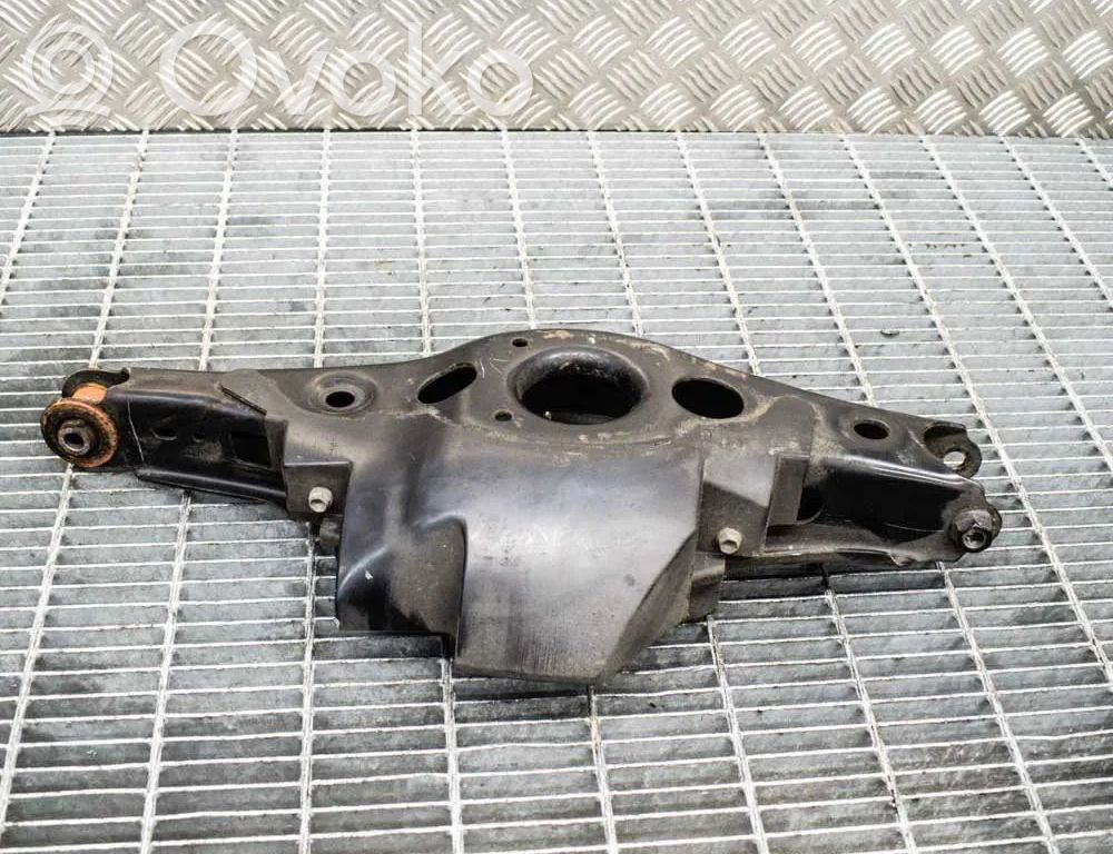 Toyota RAV 4 (XA40) Górny wahacz tylny
