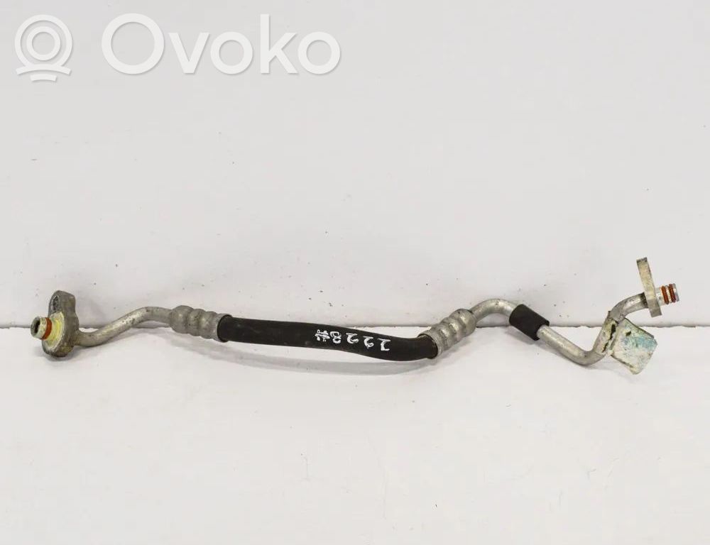 Ilmastointilaitteen putki (A/C)   PA66