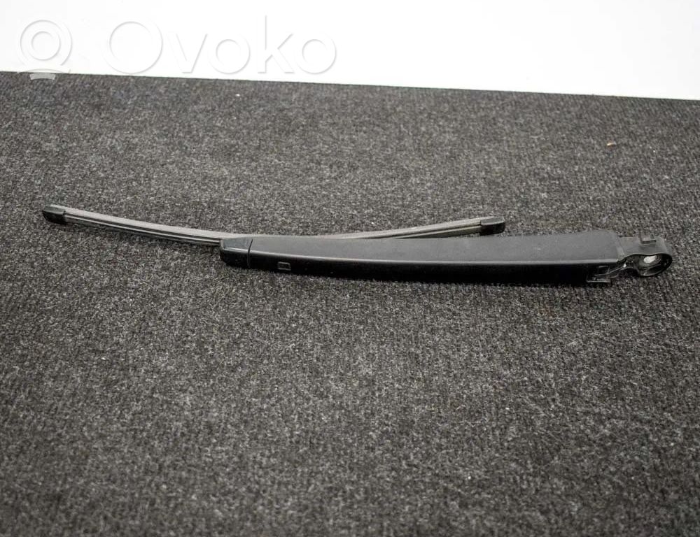 Volkswagen Golf VII Ramię wycieraczki szyby tylnej 