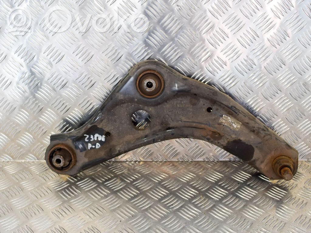 Nissan Qashqai Front lower control arm/wishbone 