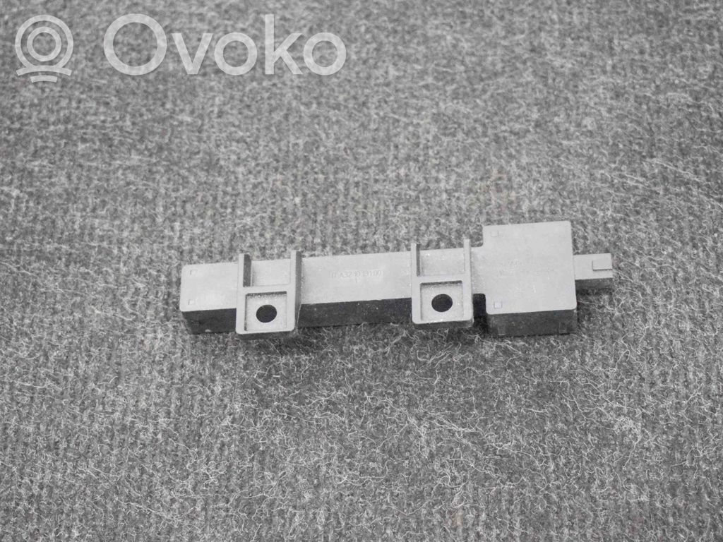 Pystyantennivahvistin   4F0907247A