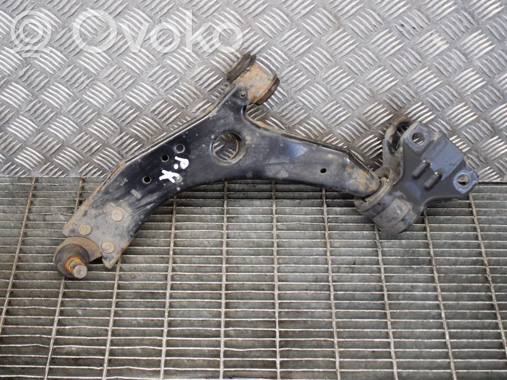 Ford Focus Front lower control arm/wishbone 