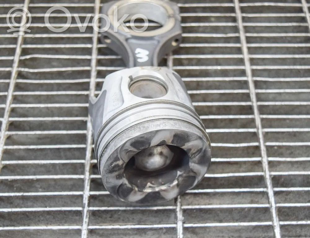 Mercedes-Benz C W204 Piston 