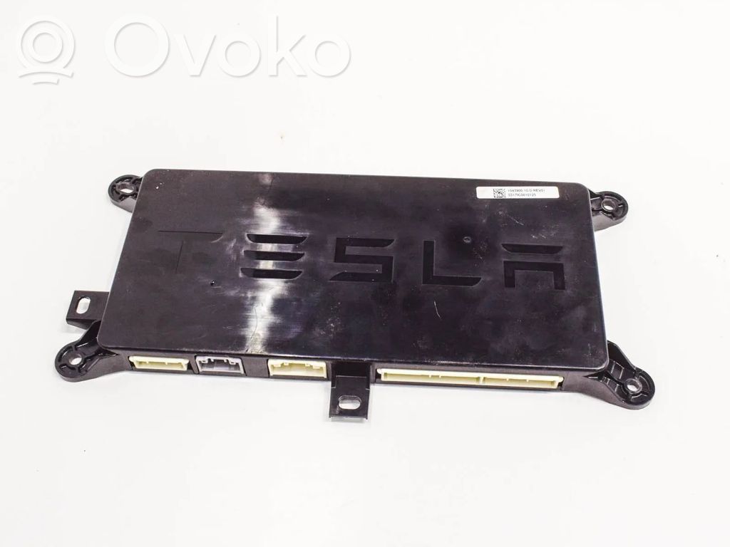 Tesla Model X Door control unit/module 