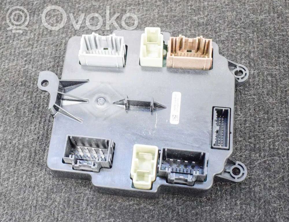 Tesla Model X Door control unit/module 