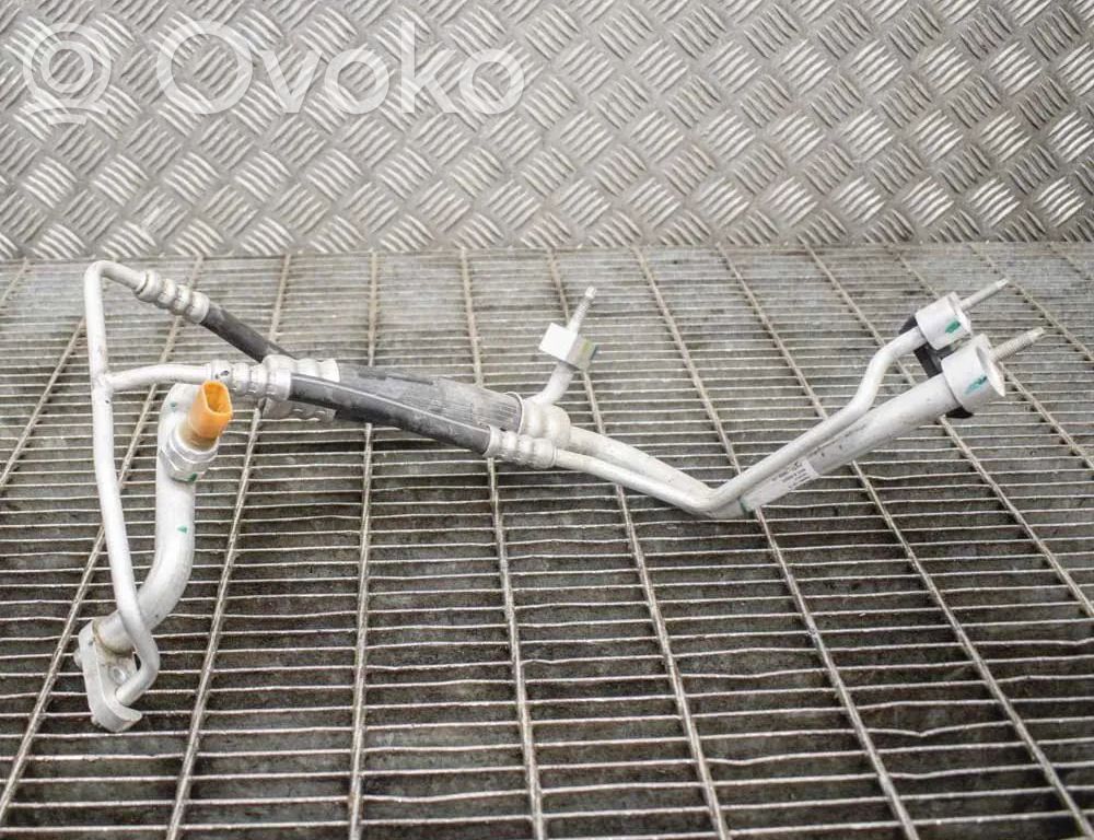 Tesla Model X Ilmastointilaitteen putki (A/C) 