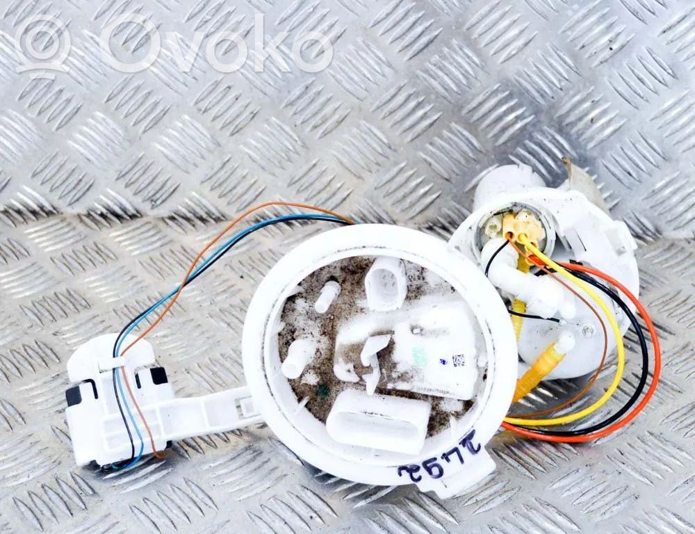Audi A4 S4 B9 8W Pompă combustibil în rezervor 
