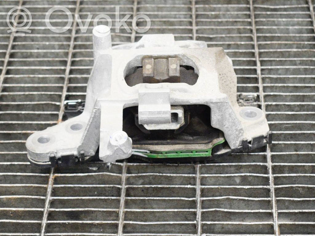 Opel Astra K Engine mount bracket 