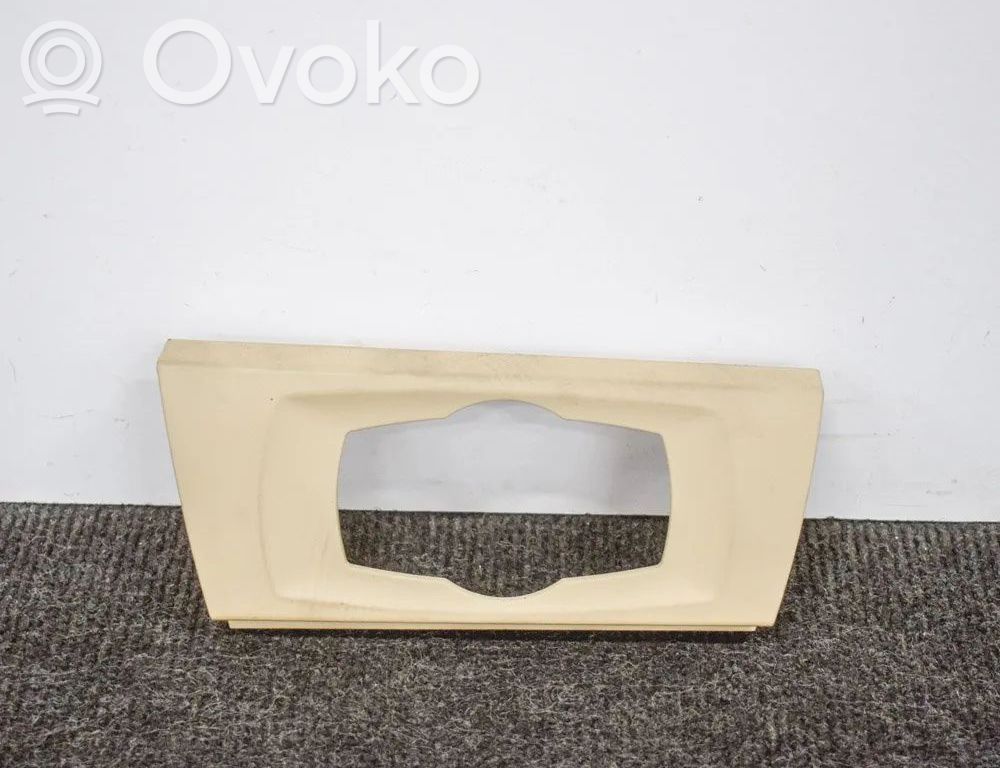 Panel trim   6938704