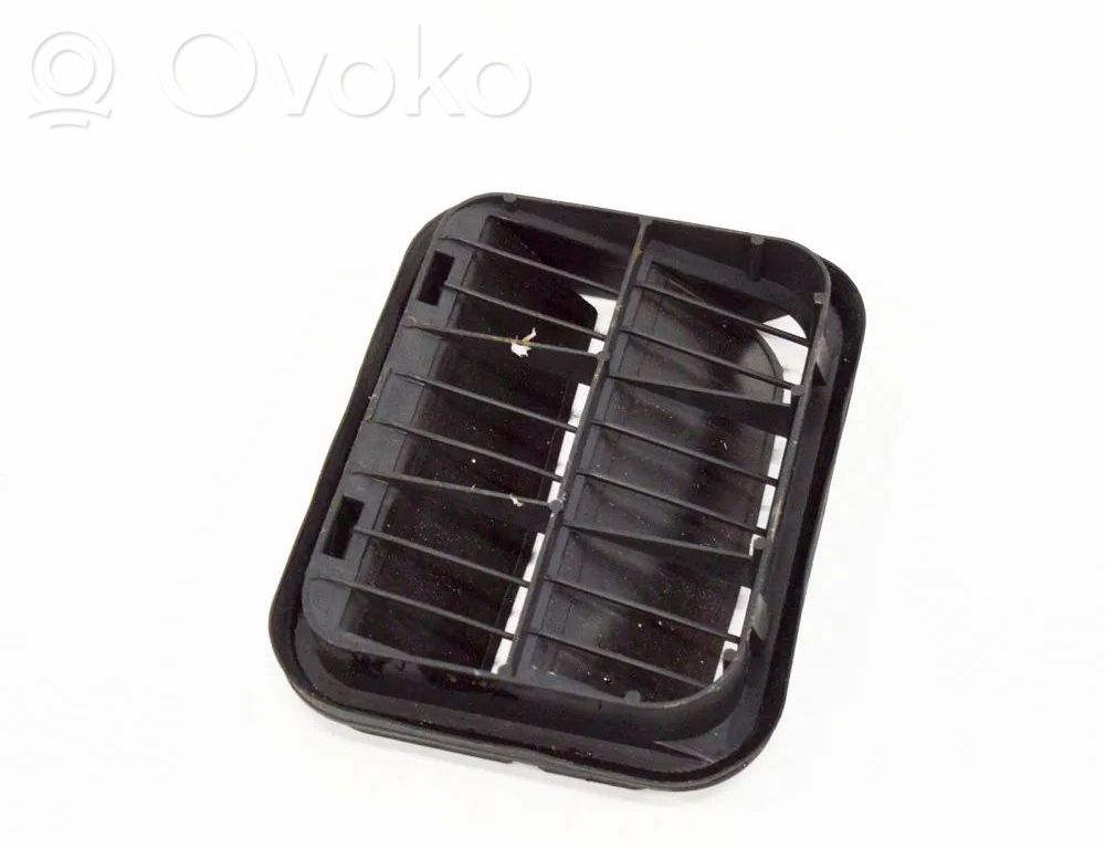 Quarter panel pressure vent   2F2AB280B62AB