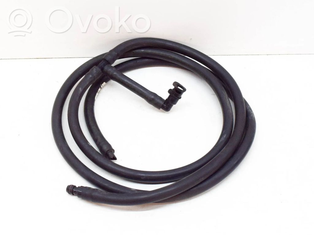 Wąż płynu do spryskiwacza szyby przedniej / czołowej   8R0955970B