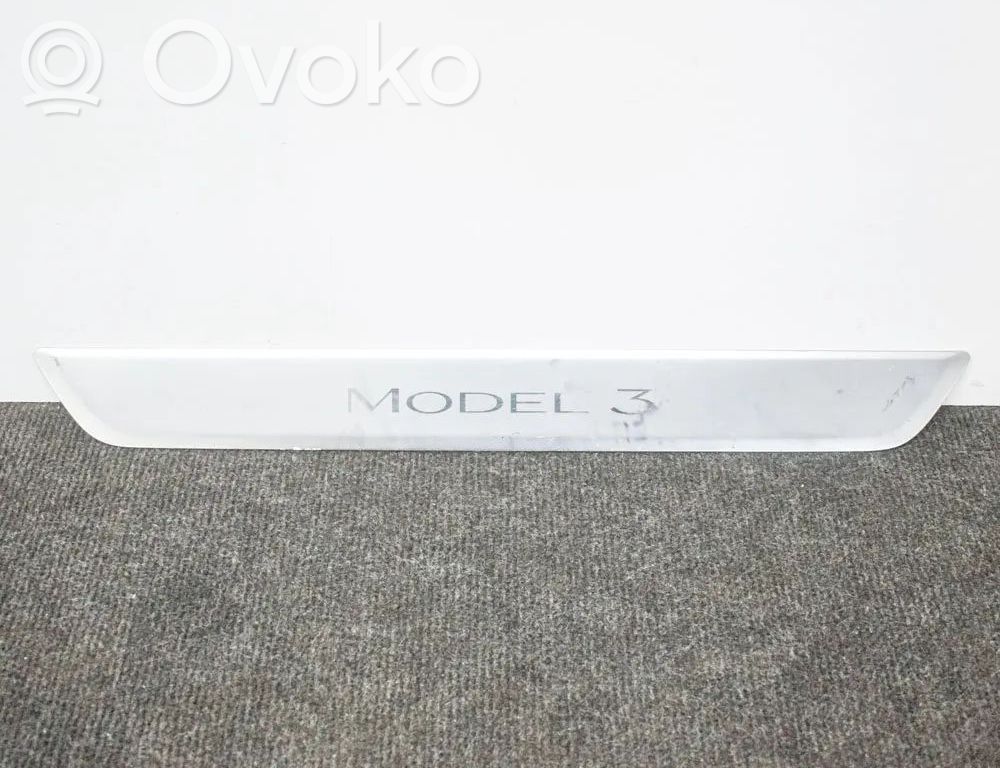 Front sill trim cover   150476300A