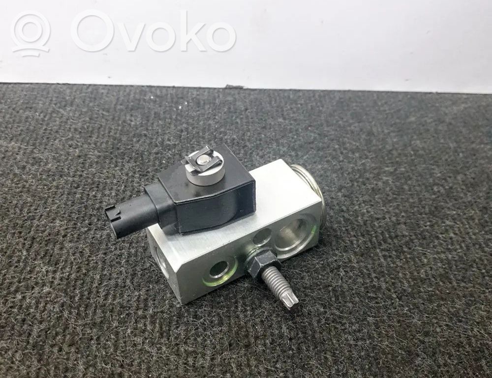 Tesla Model 3 Ilmastointilaitteen laajennusventtiili (A/C) 